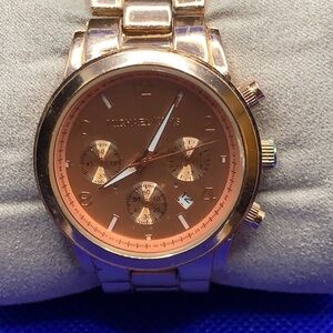 Michael Kors Layton Chronograph in rose gold